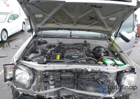 2002 Toyota Sequoia Sr5 V8 from USA, damaged, VIN 5TDBT44A52S083080